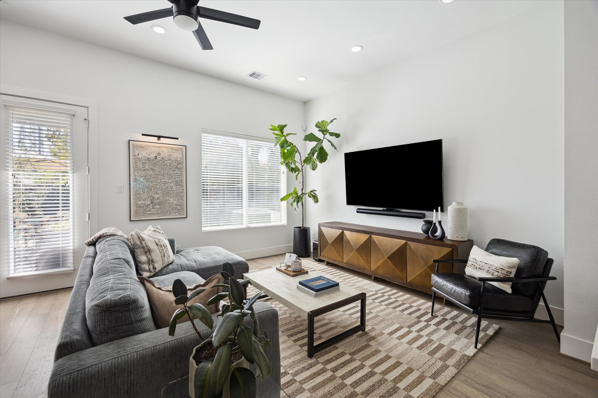  2212 Berry Street - 物件實景