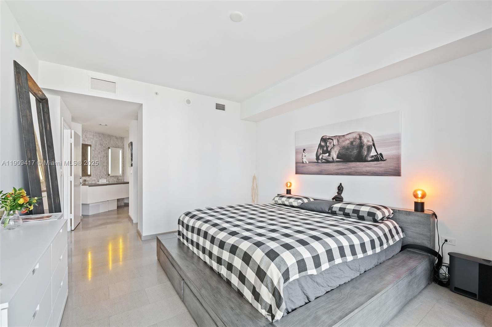 Miami, Florida, 33130, United States, 2 Bedrooms Bedrooms, ,2 BathroomsBathrooms,Residential,For Sale,1991717