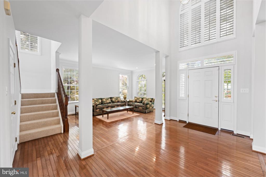 Leesburg, Virginia, 20175, United States, 5 Bedrooms Bedrooms, ,4 BathroomsBathrooms,Residential,For Sale,1987401