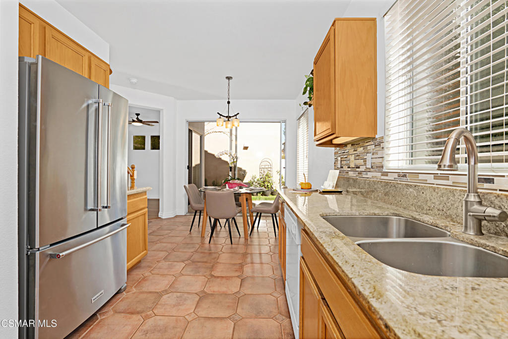 Westlake Village, California, 91362, United States, 2 Bedrooms Bedrooms, ,3 BathroomsBathrooms,Residential,For Sale,1987544