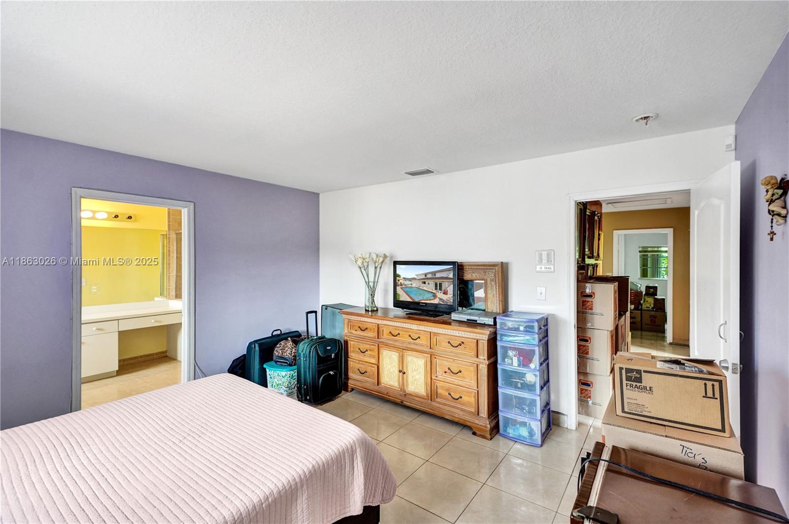 Miami, Florida, 33187, United States, 4 Bedrooms Bedrooms, ,3 BathroomsBathrooms,Residential,For Sale,1926349