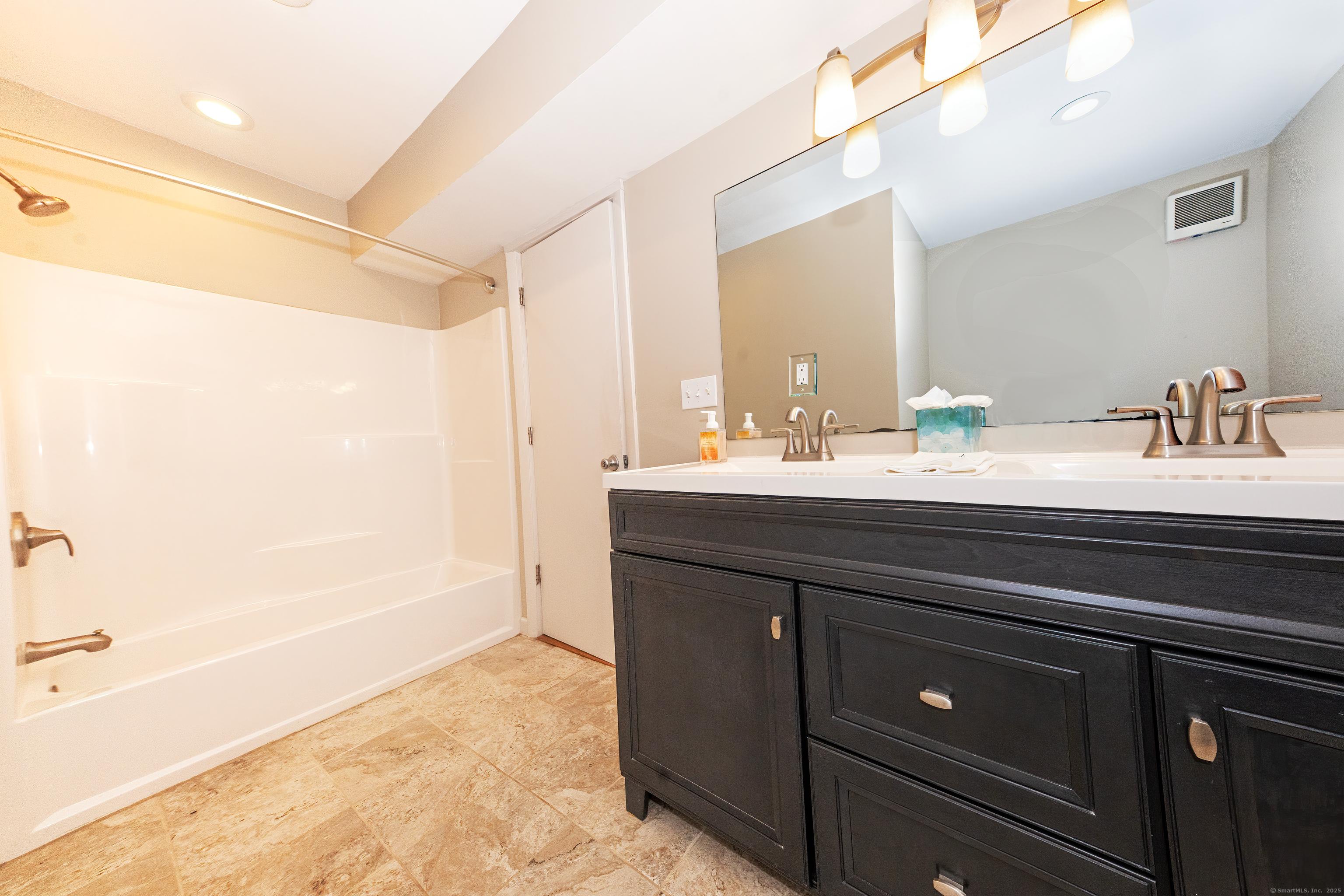 Guilford, Connecticut, 06437, United States, 3 Bedrooms Bedrooms, ,2 BathroomsBathrooms,Residential,For Sale,1935786