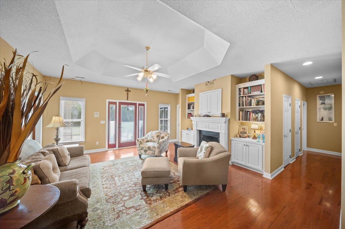 Cowpens, South Carolina, 29330, United States, 5 Bedrooms Bedrooms, ,3 BathroomsBathrooms,Residential,For Sale,1915597