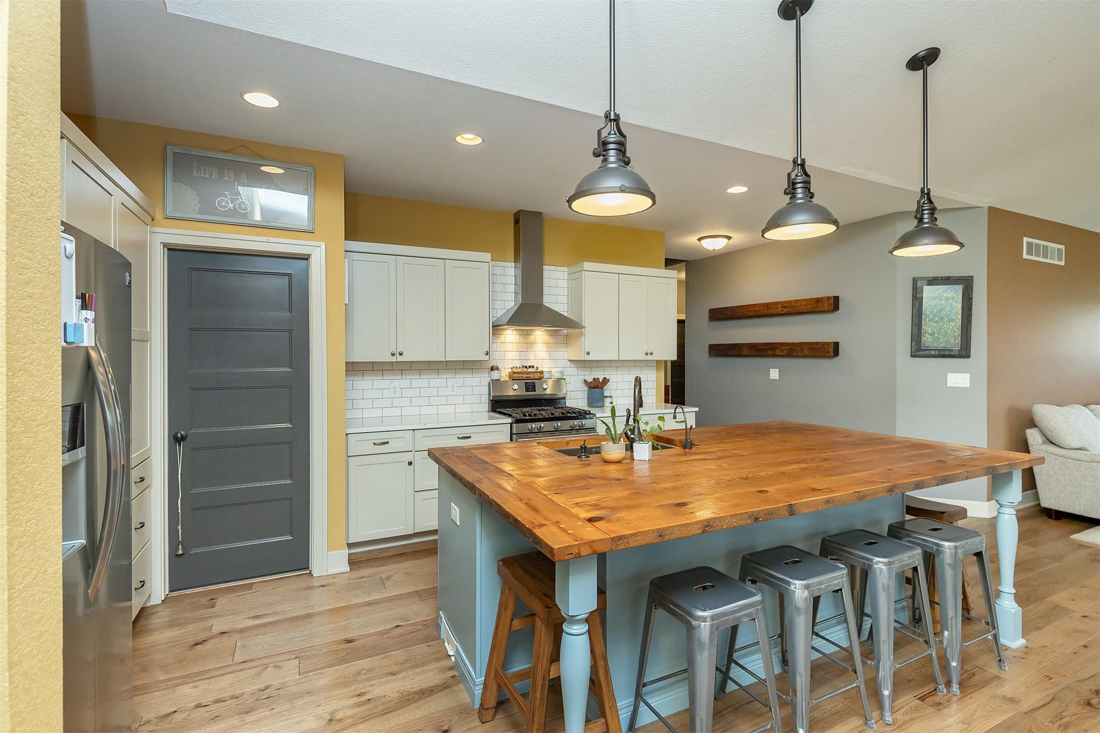 Huxley, Iowa, 50124, United States, 4 Bedrooms Bedrooms, ,3 BathroomsBathrooms,Residential,For Sale,1987061