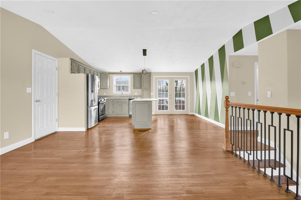 Warwick, Rhode Island, 02889, United States, 3 Bedrooms Bedrooms, ,3 BathroomsBathrooms,Residential,For Sale,2030234