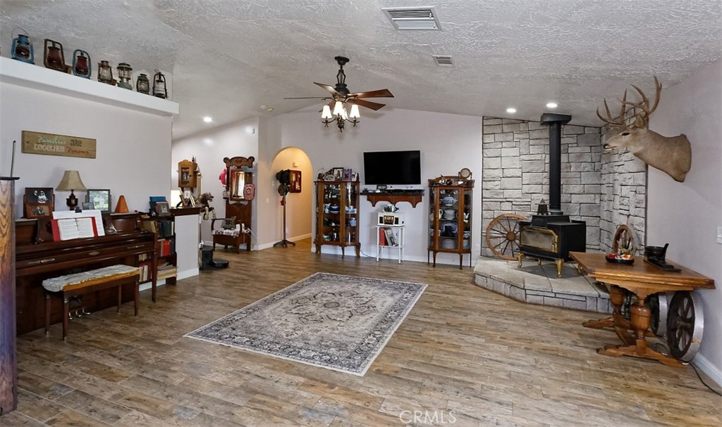 Oak Hills, California, 92344, United States, 4 Bedrooms Bedrooms, ,3 BathroomsBathrooms,Residential,For Sale,1942623