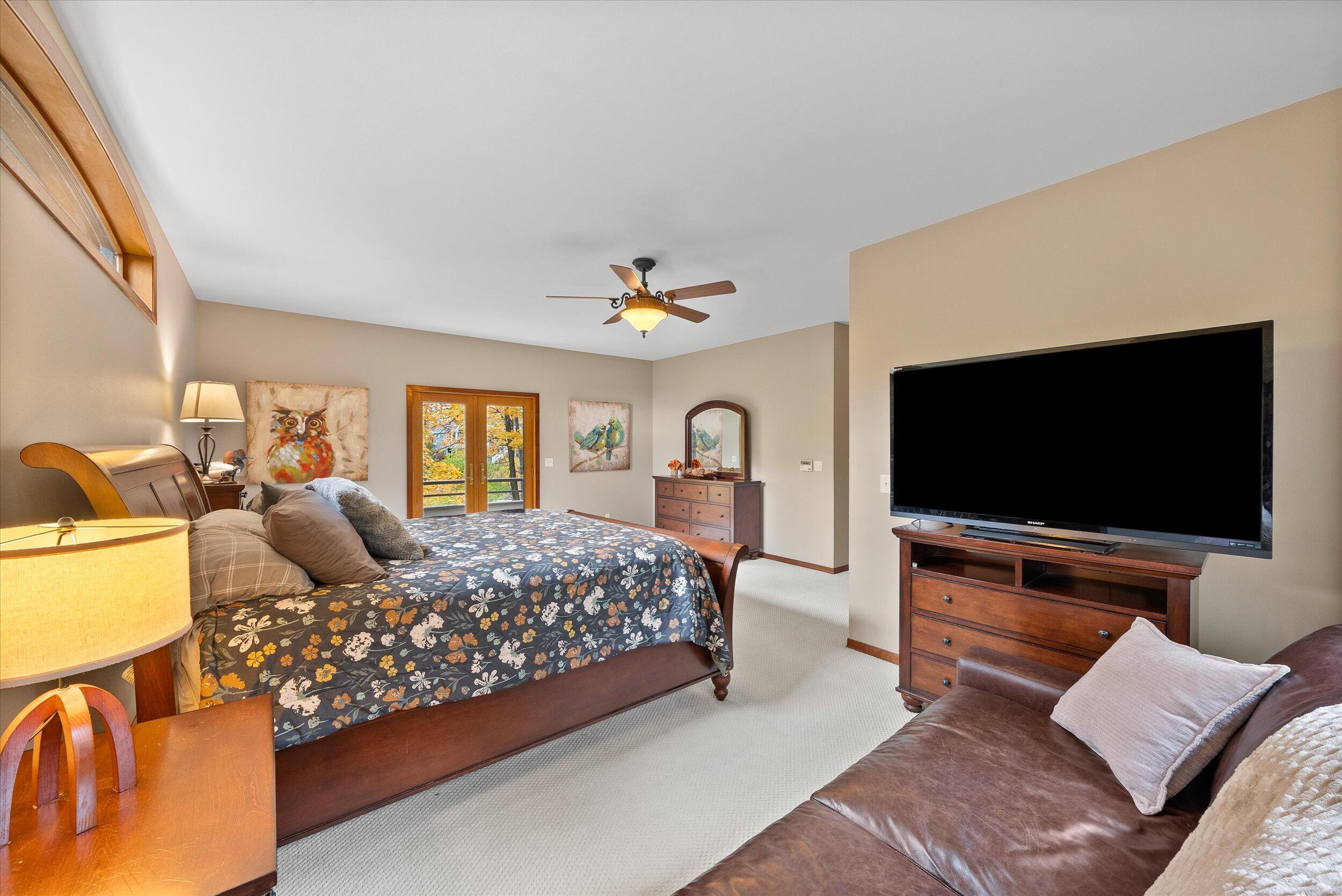 Grafton, Wisconsin, 53024, United States, 4 Bedrooms Bedrooms, ,6 BathroomsBathrooms,Residential,For Sale,1989565