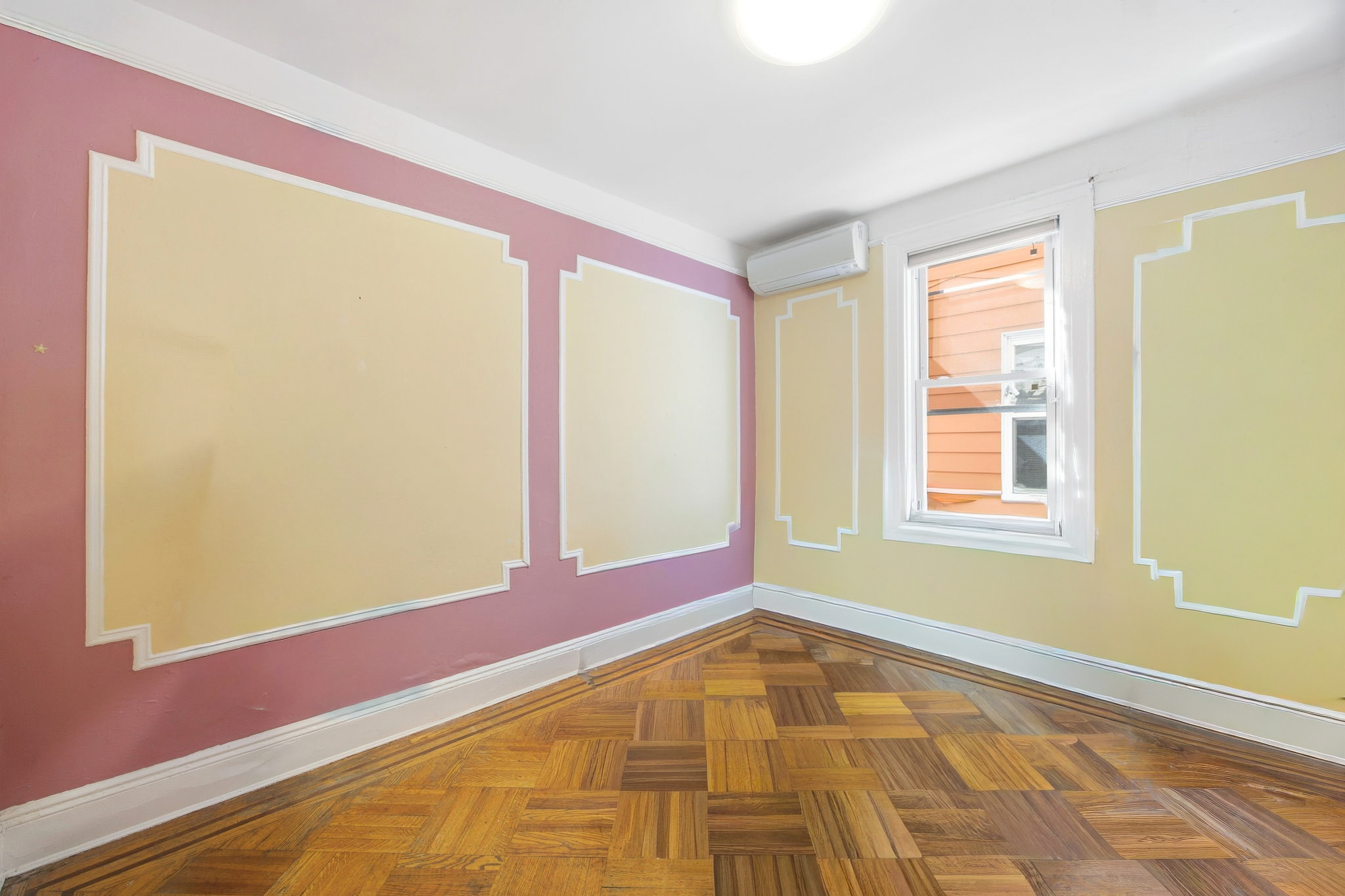  1077 E36th Street - 物件實景