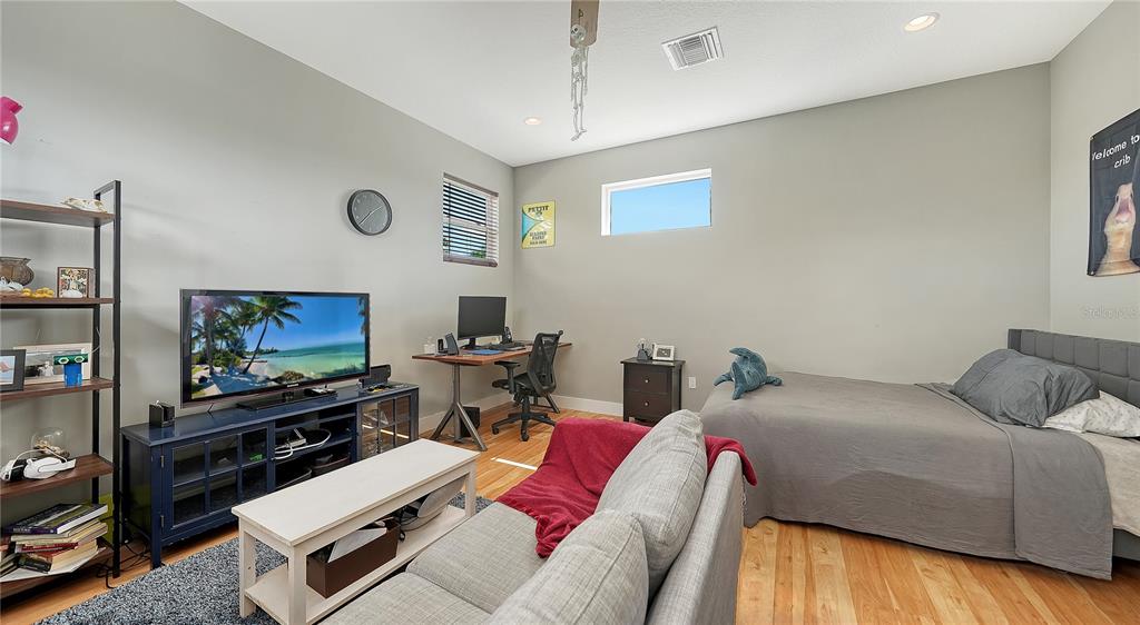 Sarasota, Florida, 34240, United States, 4 Bedrooms Bedrooms, ,4 BathroomsBathrooms,Residential,For Sale,1987822