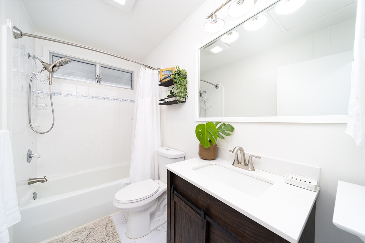 Keaau, Hawaii, 96749, United States, 5 Bedrooms Bedrooms, ,3 BathroomsBathrooms,Residential,For Sale,1989404