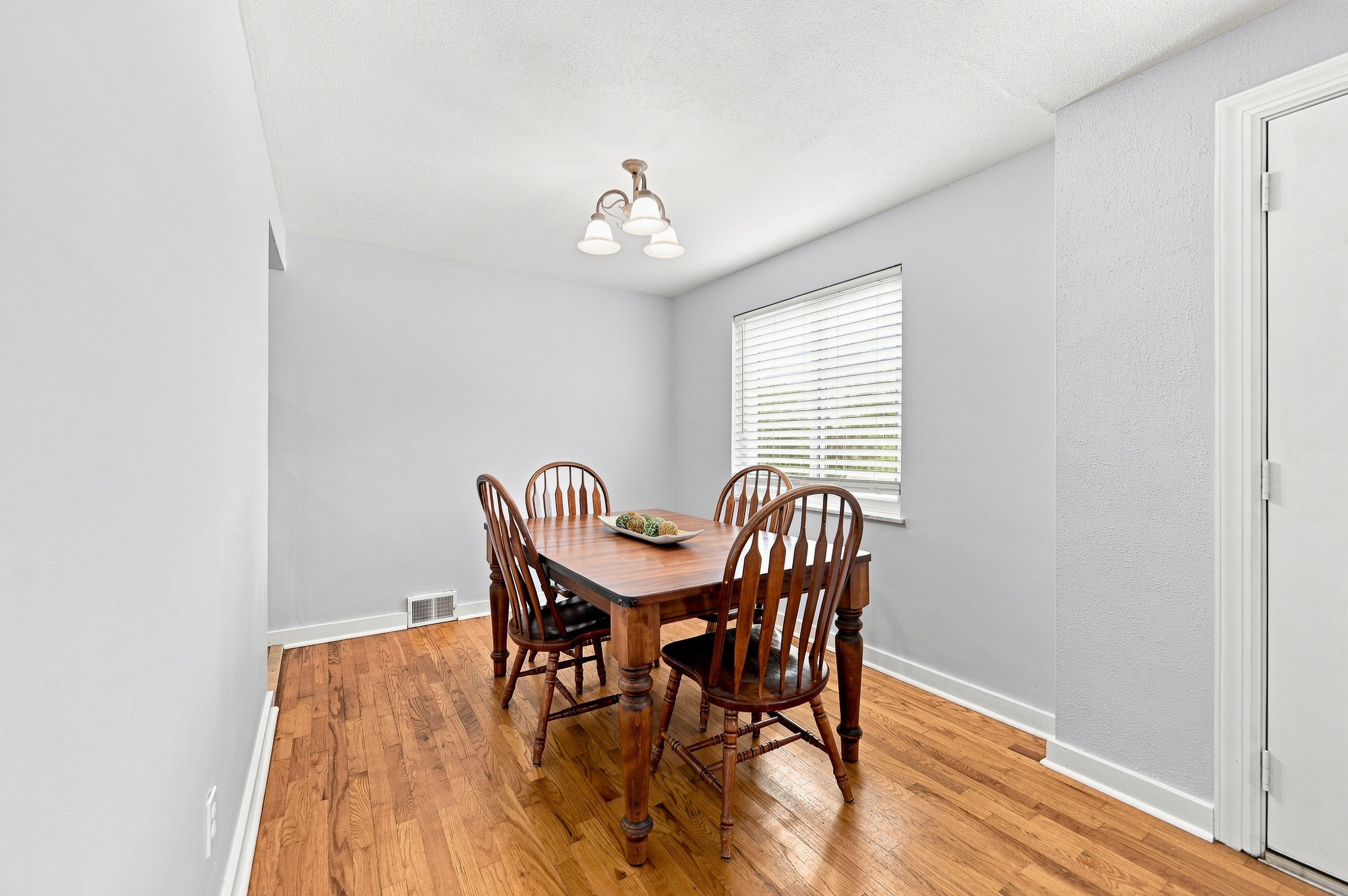  501 Sunnyland Avenue, Pittsburgh, PA 15227 - 物件實景