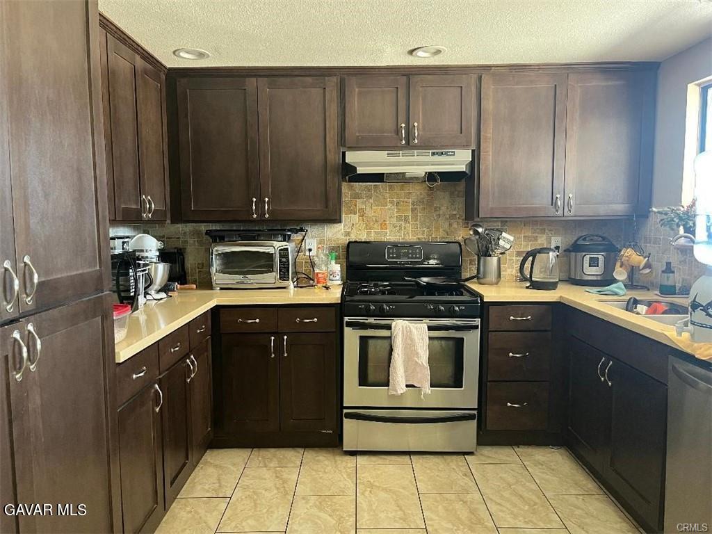 Palmdale, California, 93591, United States, 3 Bedrooms Bedrooms, ,2 BathroomsBathrooms,Residential,For Sale,1899307