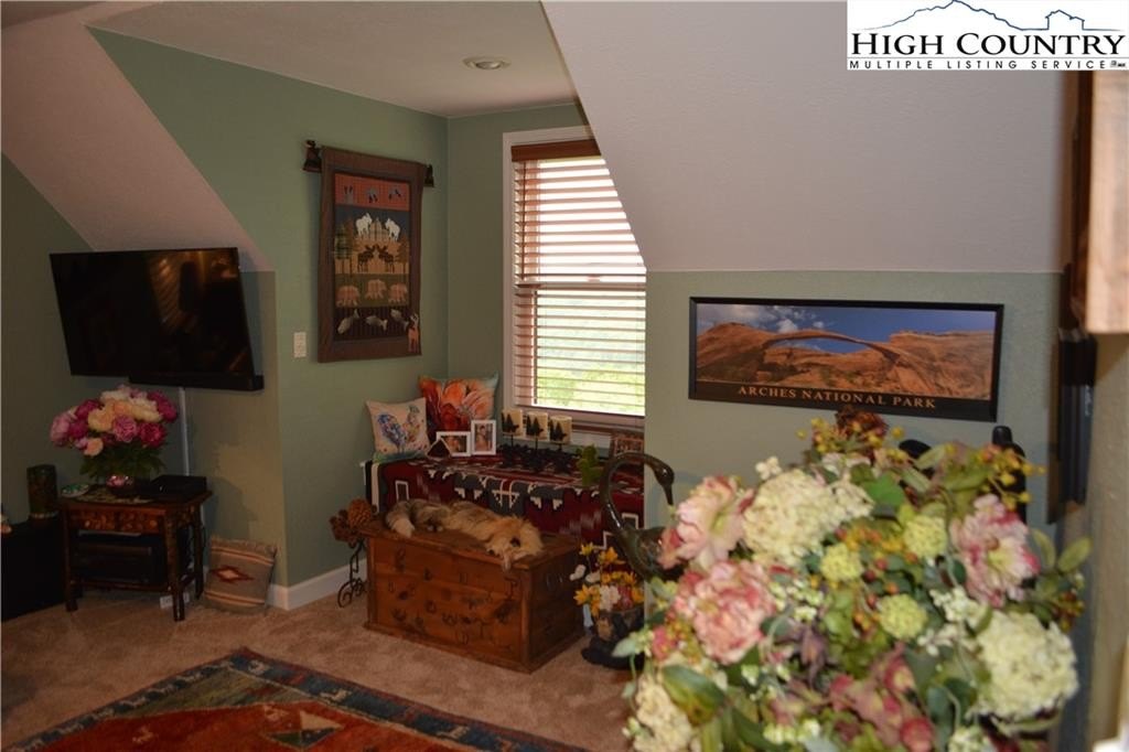 Elk Park, North Carolina, 28622, United States, 3 Bedrooms Bedrooms, ,3 BathroomsBathrooms,Residential,For Sale,1984406