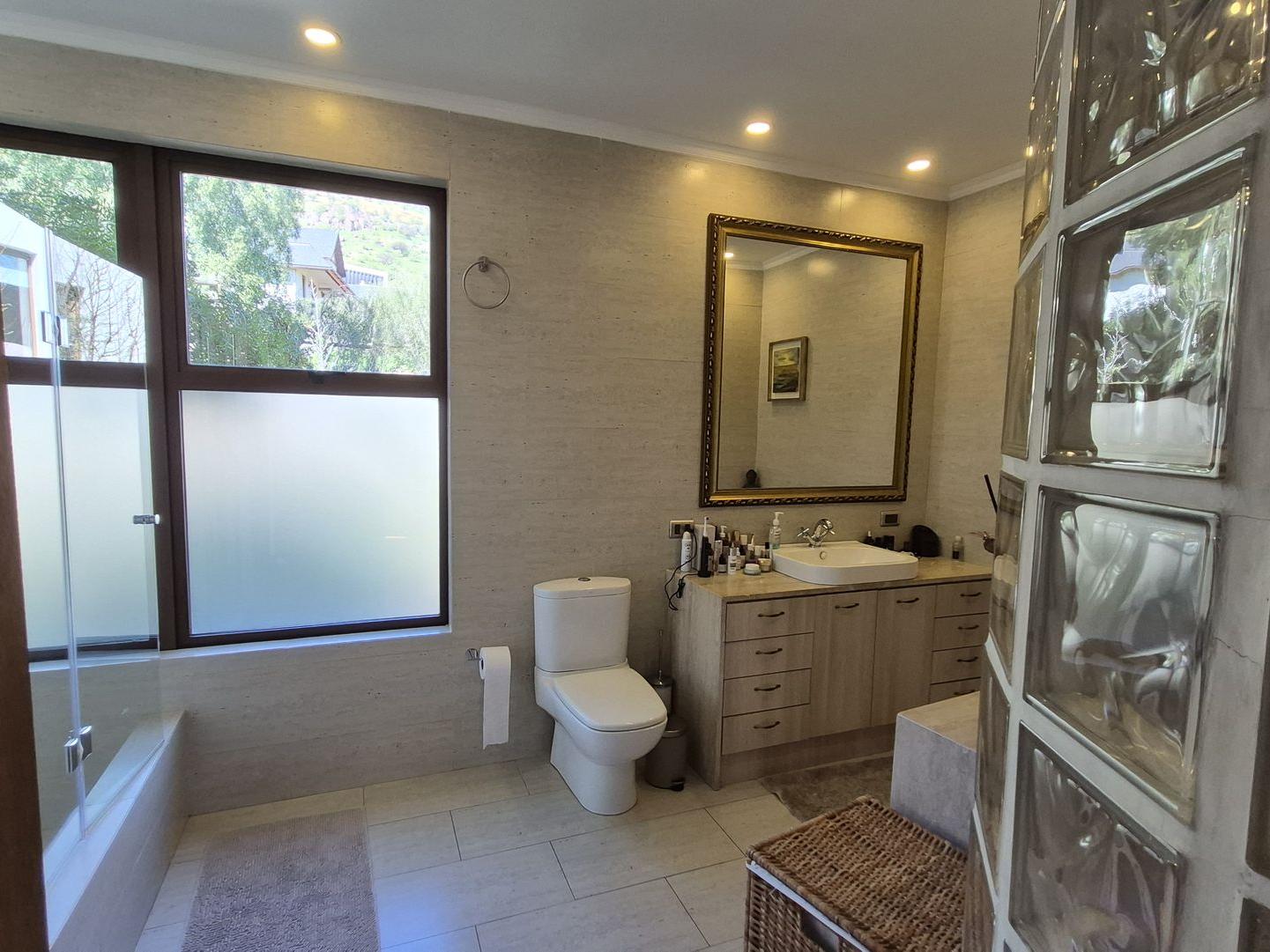 Colina, Chile, 5 Bedrooms Bedrooms, ,4 BathroomsBathrooms,Residential,For Sale,1933089