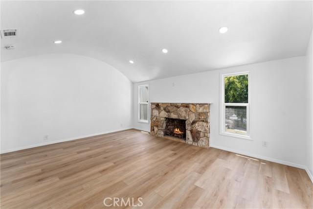 Los Angeles, California, 90043, United States, 3 Bedrooms Bedrooms, ,2 BathroomsBathrooms,Residential,For Sale,1909410