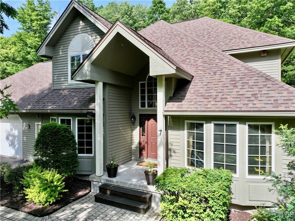 Oswego, New York, 13126, United States, 4 Bedrooms Bedrooms, ,3 BathroomsBathrooms,Residential,For Sale,1899451