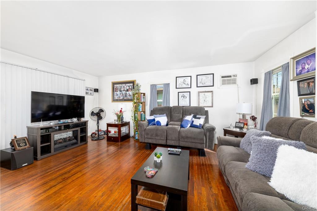 Los Angeles, California, 90059, United States, 2 Bedrooms Bedrooms, ,1 BathroomBathrooms,Residential,For Sale,1908040