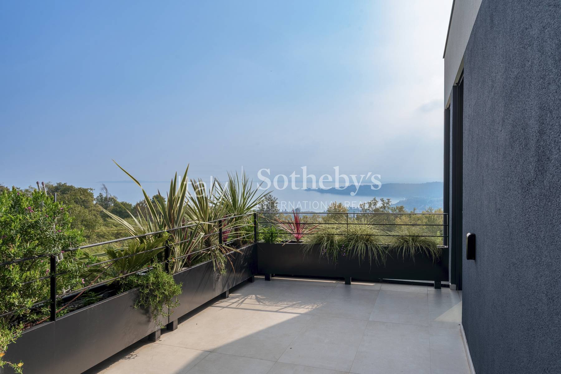  Exclusive modern villa with panoramic lake views - 物件實景