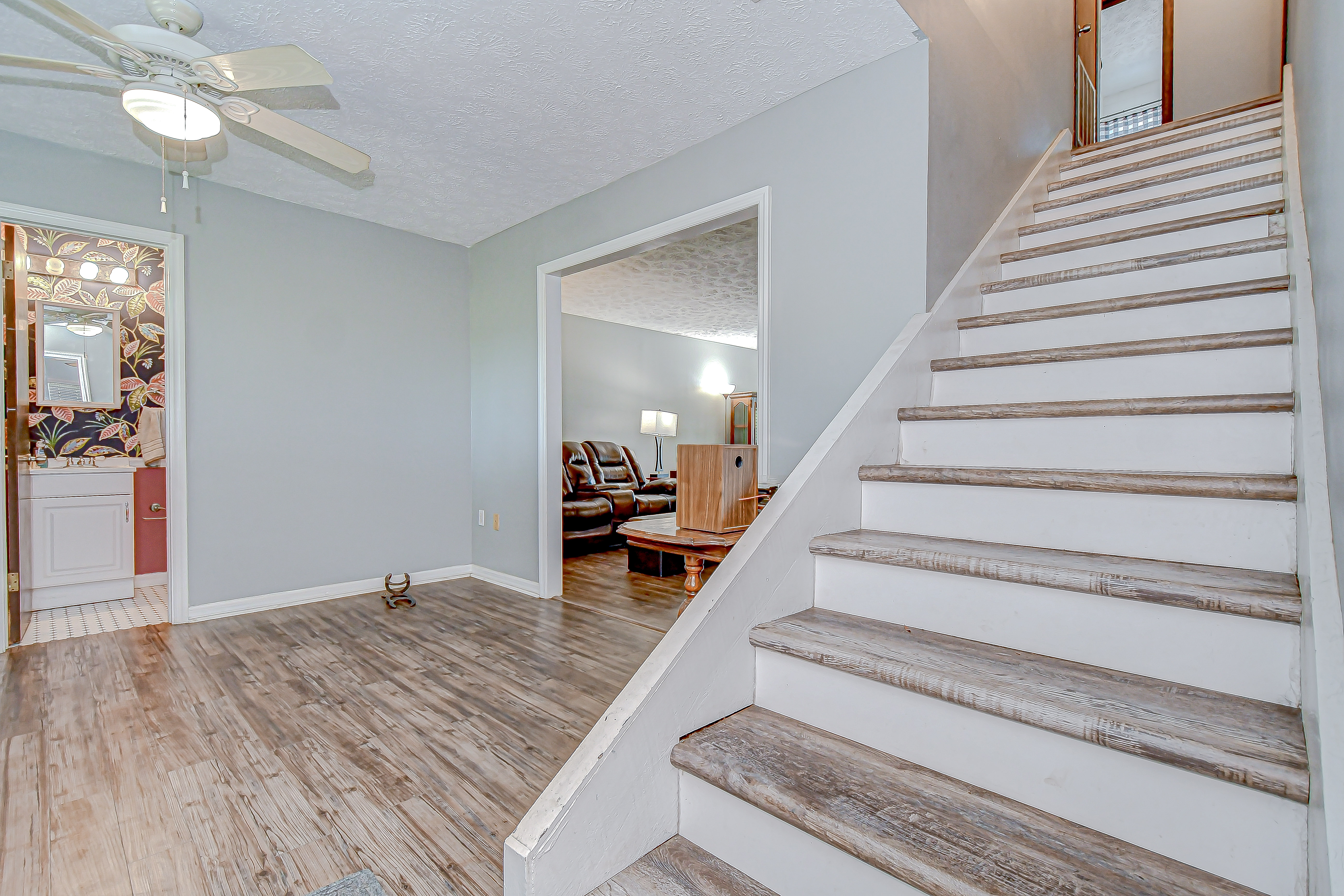 Dade City, Florida, 33523, United States, 4 Bedrooms Bedrooms, ,3 BathroomsBathrooms,Residential,For Sale,1873323