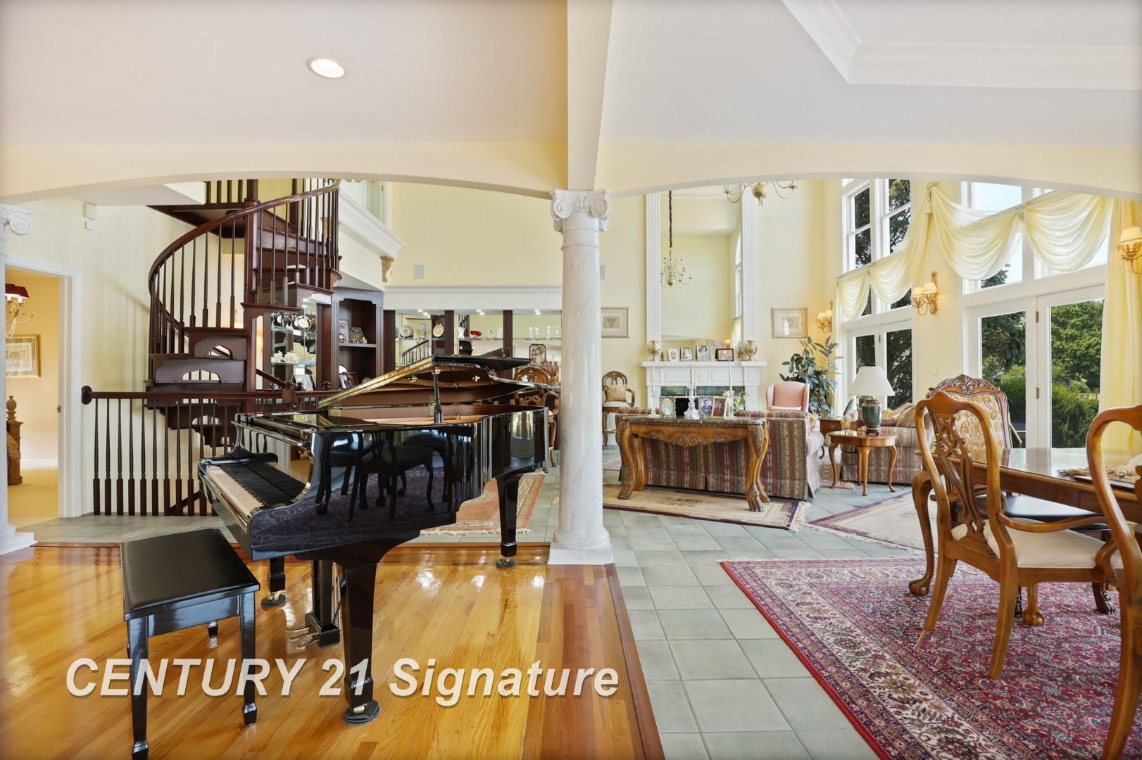 Saginaw, Michigan, 48609, United States, 4 Bedrooms Bedrooms, ,7 BathroomsBathrooms,Residential,For Sale,1980528