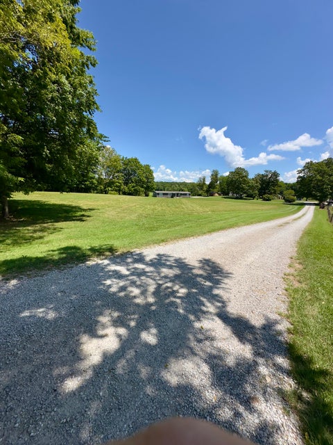 Albany, Kentucky, 42602, United States, 4 Bedrooms Bedrooms, ,2 BathroomsBathrooms,Residential,For Sale,1905722