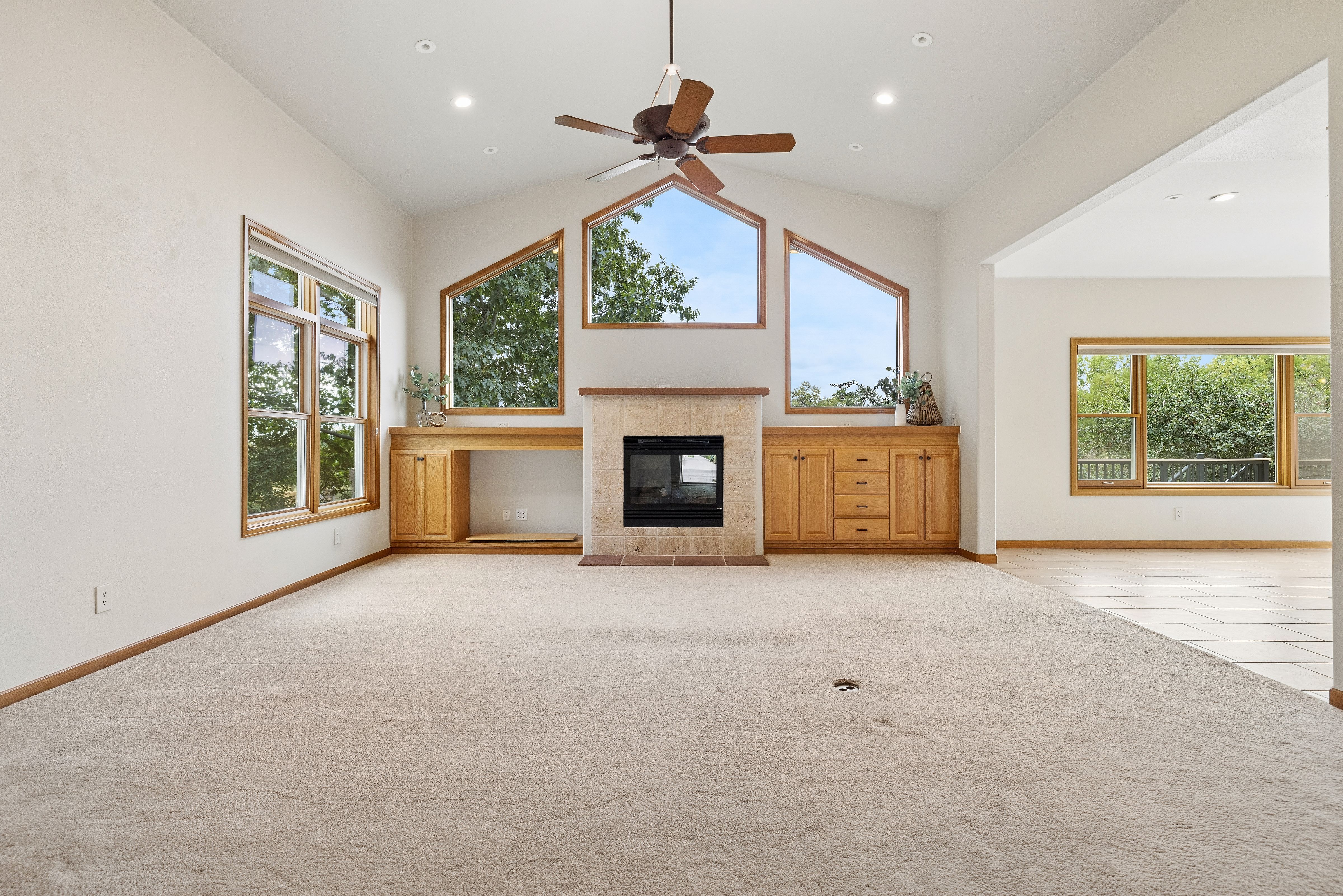  refined expression meets colorado living against a backdrop  of mountain views - 物件實景