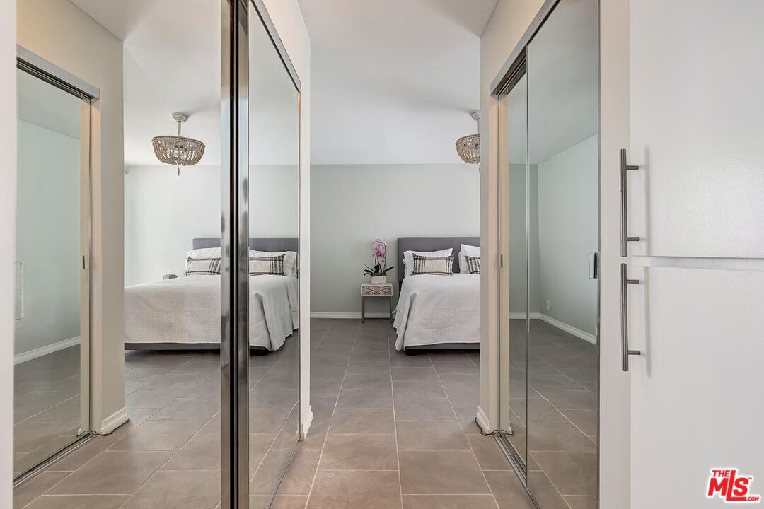 West Hollywood, California, 90069, United States, 1 Bedroom Bedrooms, ,1 BathroomBathrooms,Residential,For Sale,1939893