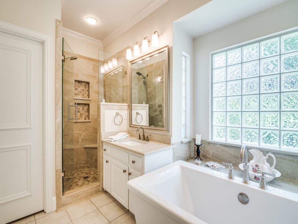 Rockwall, Texas, 75032, United States, 4 Bedrooms Bedrooms, ,4 BathroomsBathrooms,Residential,For Sale,1876549