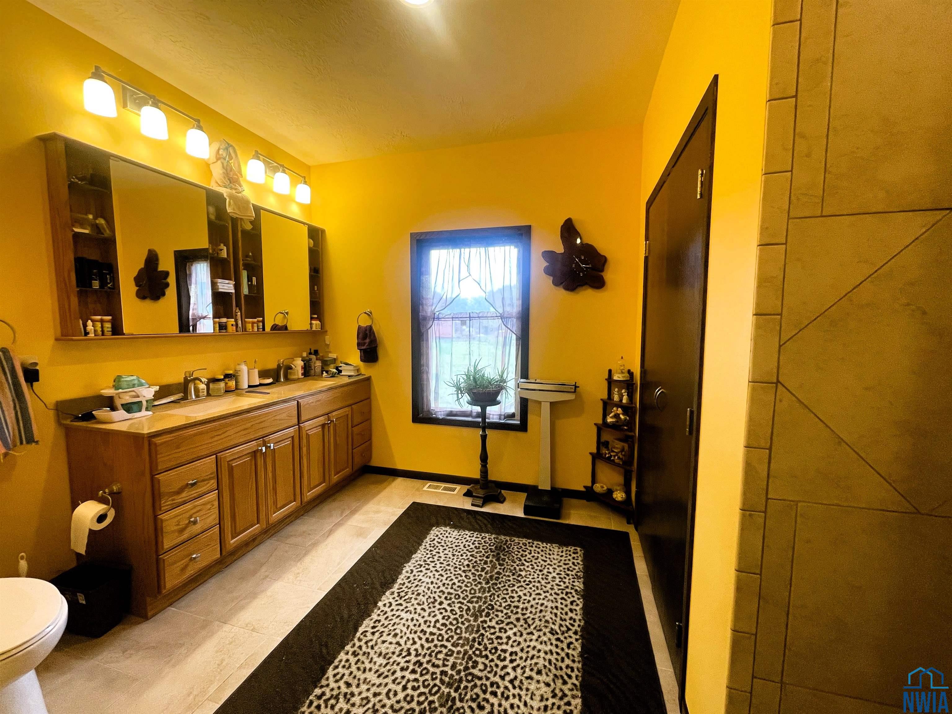 Sioux City, Iowa, 51103, United States, 4 Bedrooms Bedrooms, ,3 BathroomsBathrooms,Residential,For Sale,1975757