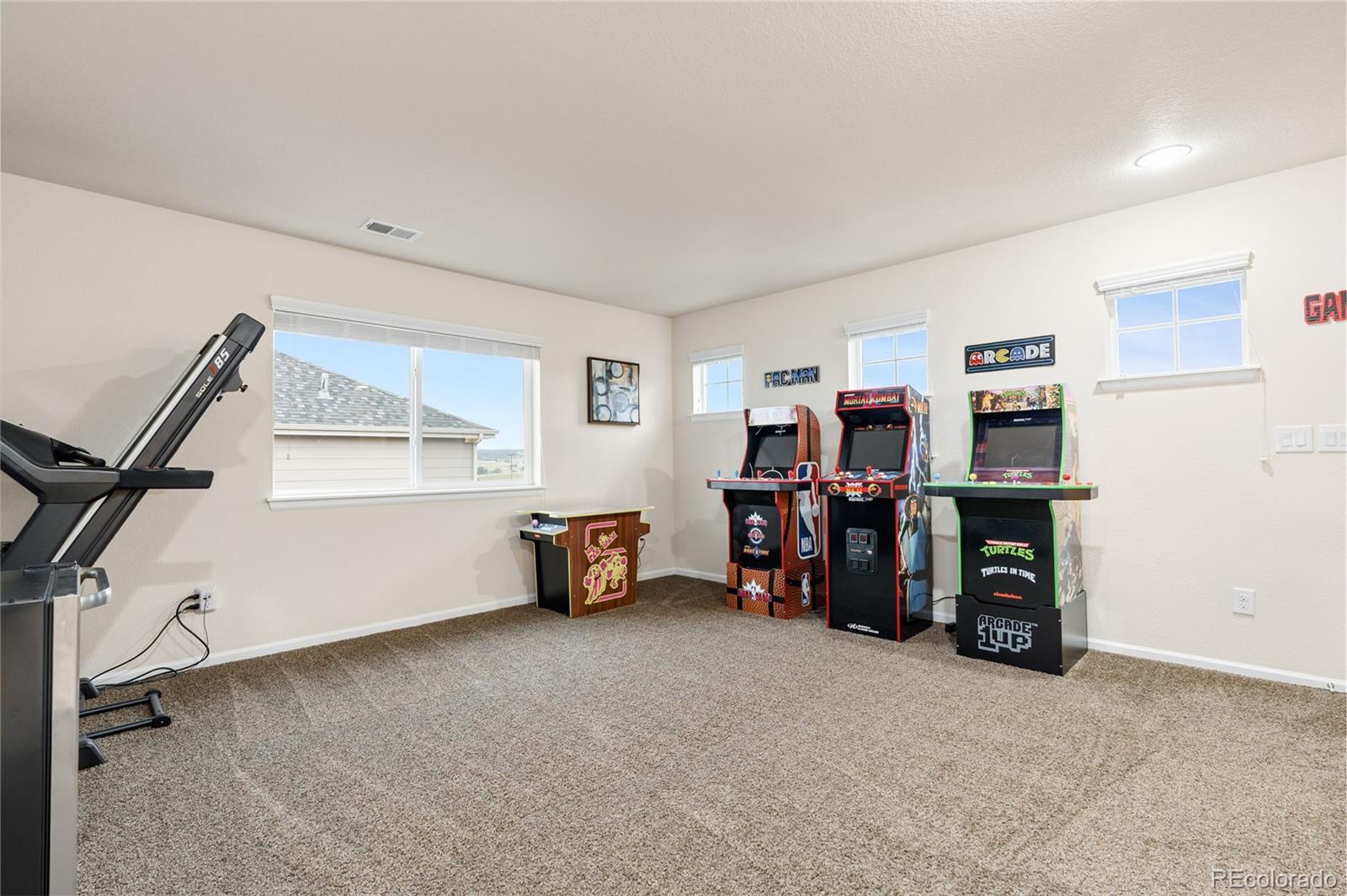 Castle Rock, Colorado, 80108, United States, 4 Bedrooms Bedrooms, ,3 BathroomsBathrooms,Residential,For Sale,1906915
