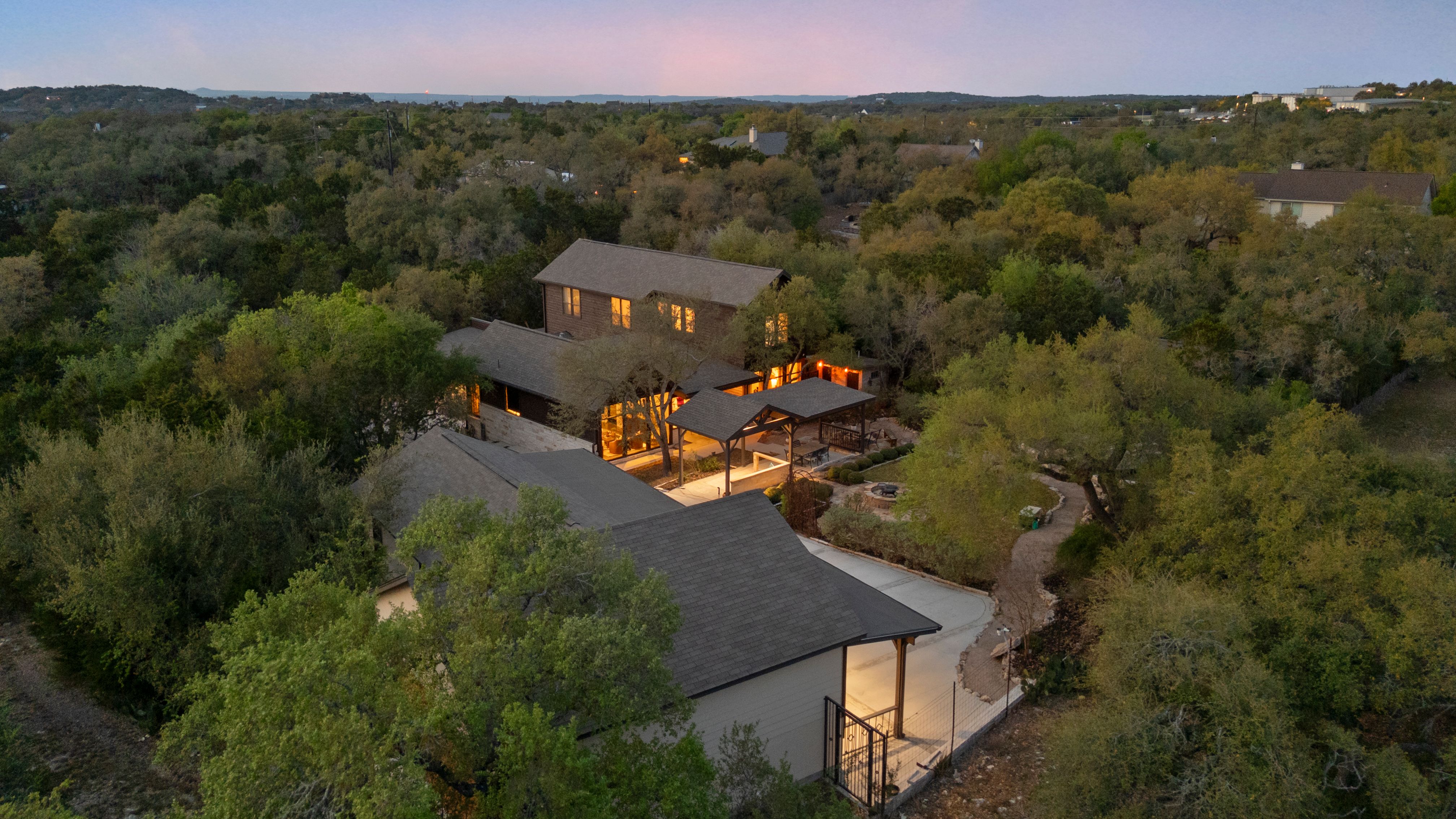  Spring Branch Luxury on 2.3 Acres - 物件實景