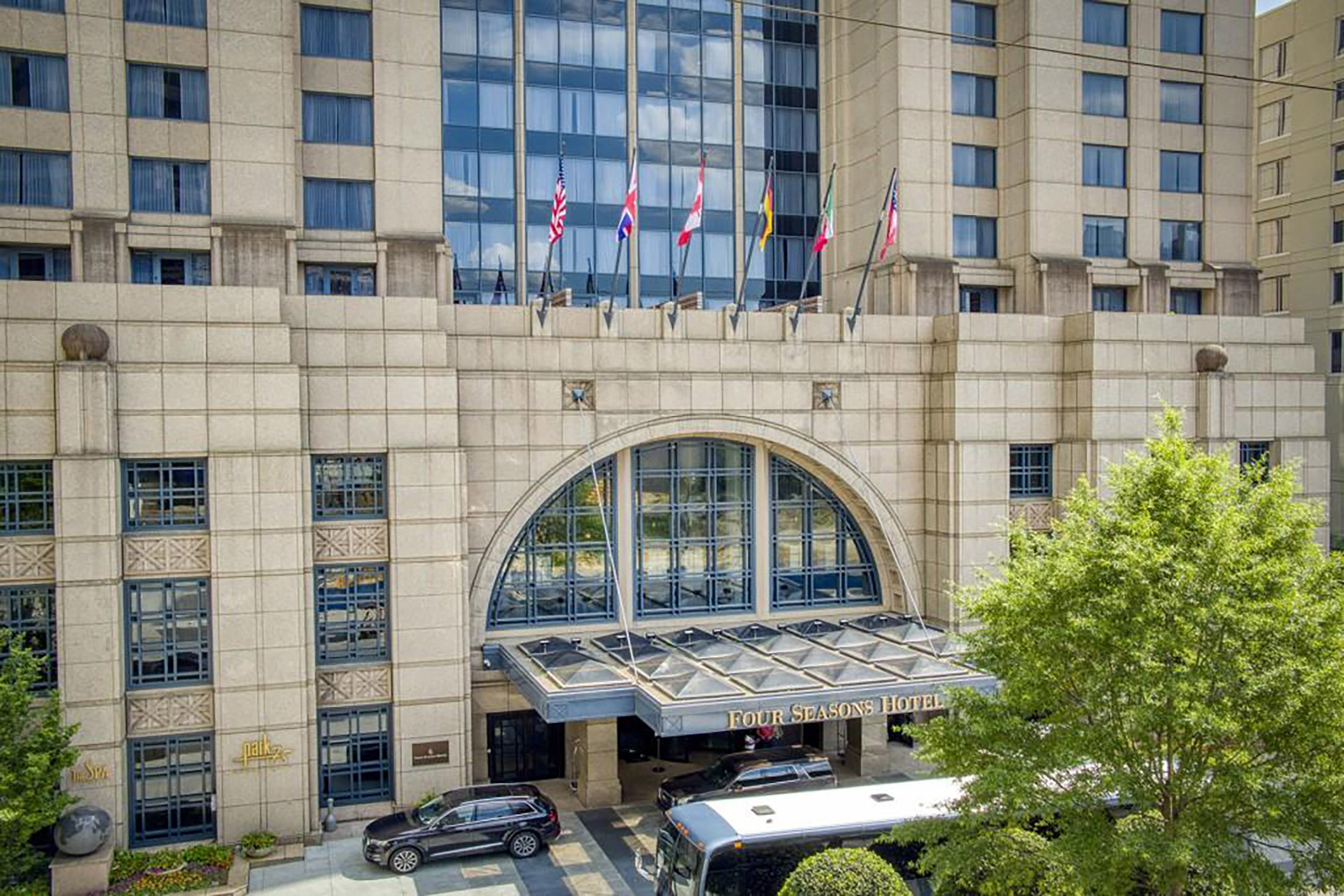  Luxury Meets Iconic Four Seasons Living with Panoramic City Views - 物件實景