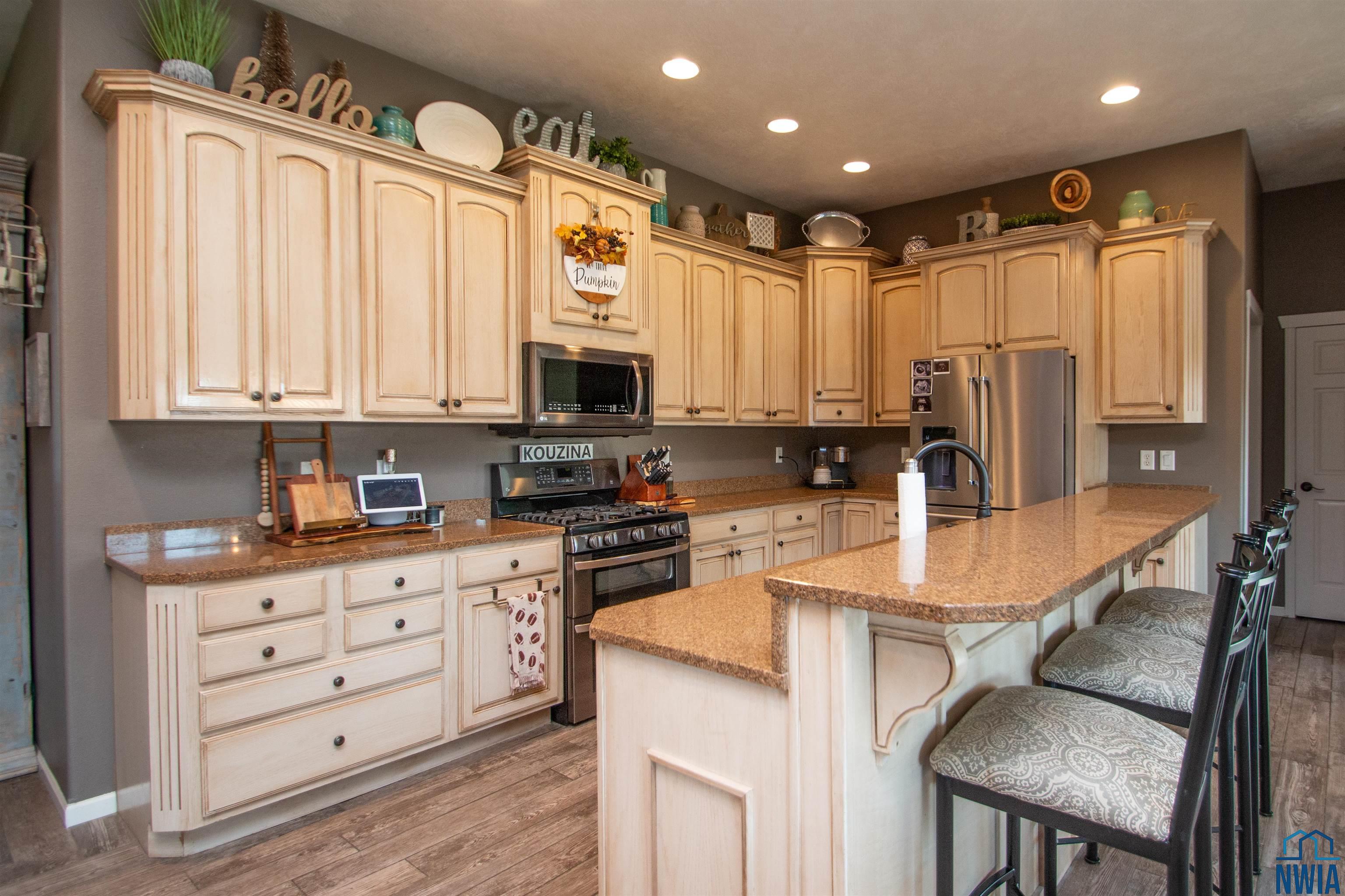 Sioux City, Iowa, 51106, United States, 5 Bedrooms Bedrooms, ,7 BathroomsBathrooms,Residential,For Sale,1976174