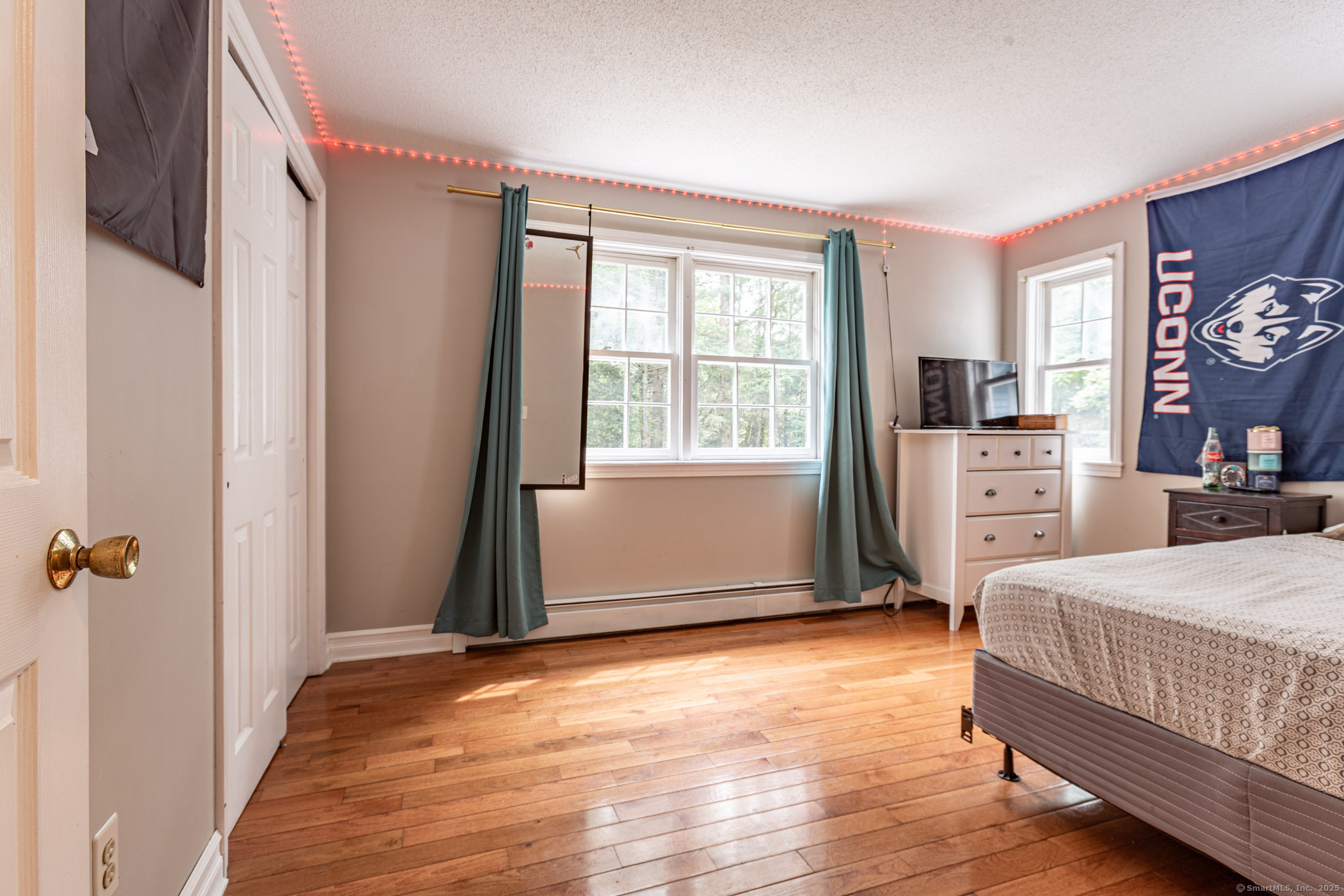 Willington, Connecticut, 06279, United States, 4 Bedrooms Bedrooms, ,3 BathroomsBathrooms,Residential,For Sale,1939057