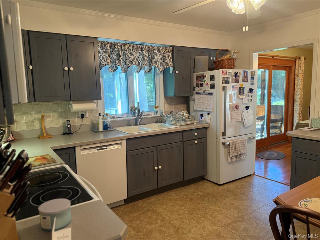 Wappingers Falls, New York, 12590, United States, 3 Bedrooms Bedrooms, ,2 BathroomsBathrooms,Residential,For Sale,1978823