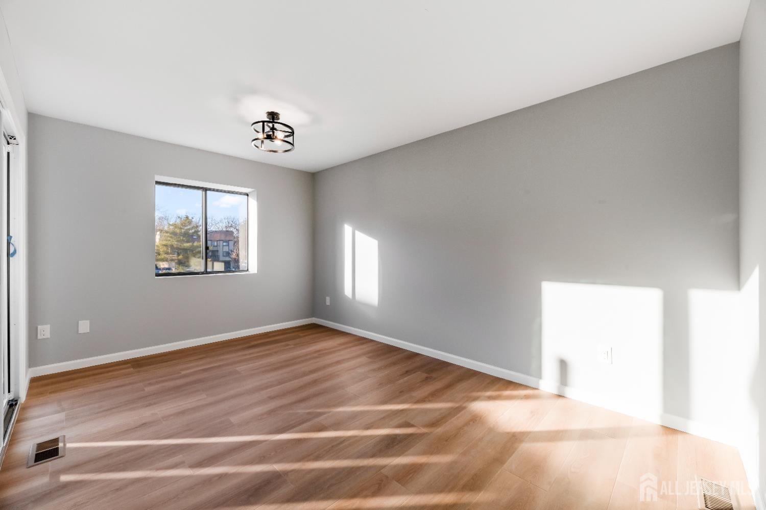 Old Bridge, New Jersey, 08857, United States, 3 Bedrooms Bedrooms, ,3 BathroomsBathrooms,Residential,For Sale,2010346