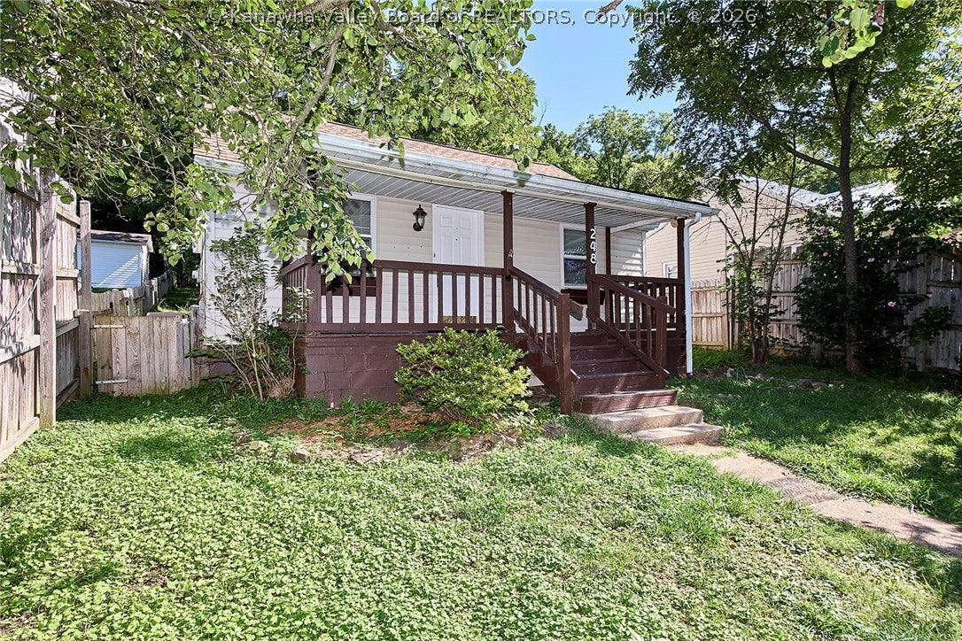 1st Ave, Ripley, WV 25271