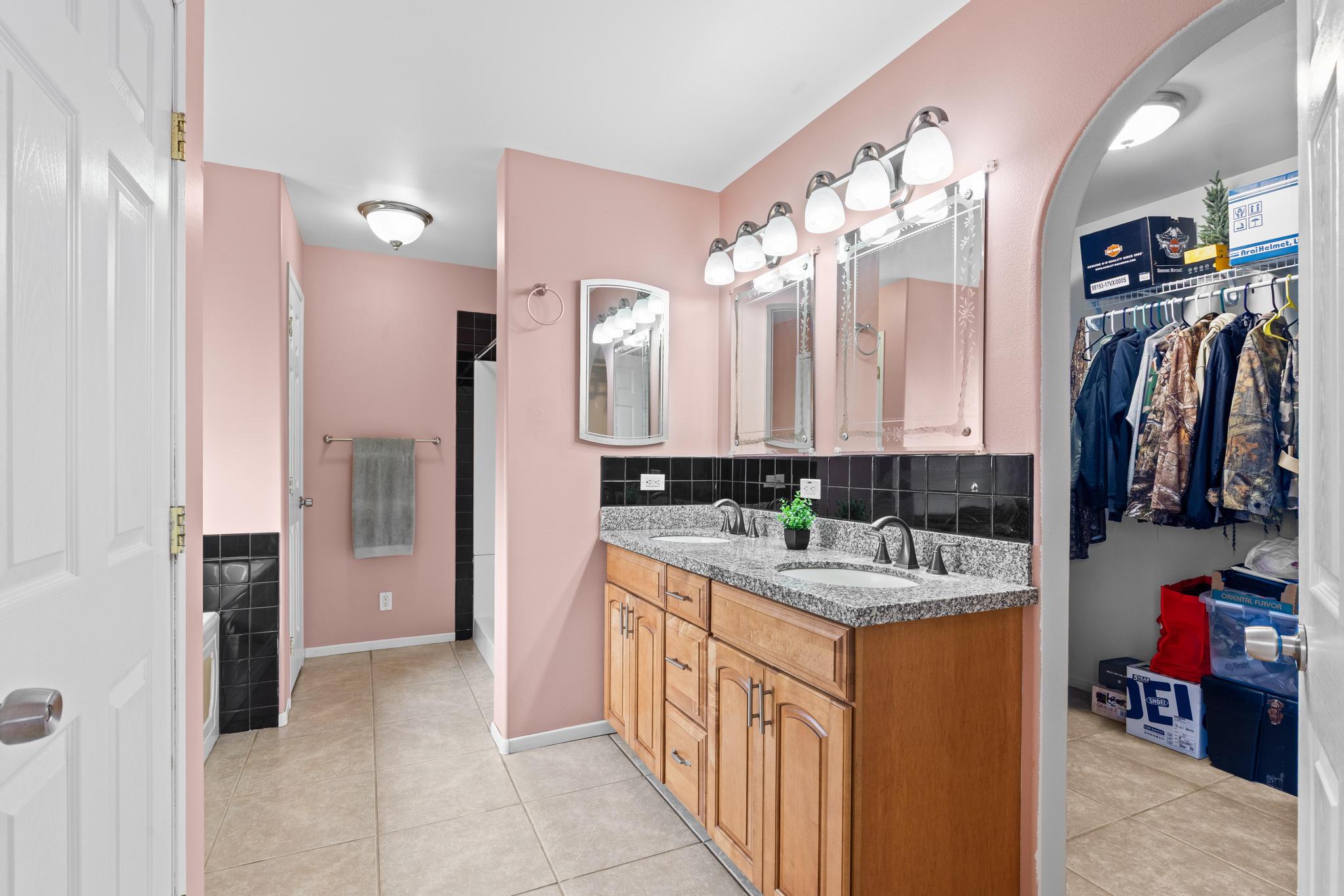 Hilo, Hawaii, 96720, United States, 3 Bedrooms Bedrooms, ,2 BathroomsBathrooms,Residential,For Sale,1890514