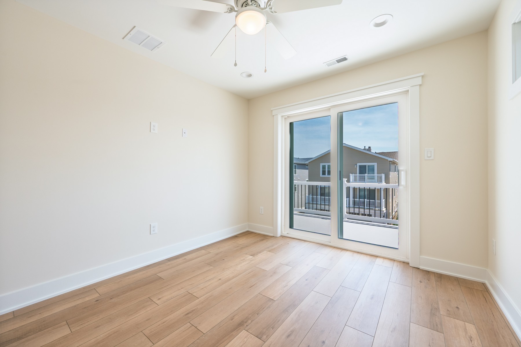 5512 Asbury Avenue - 物件實景