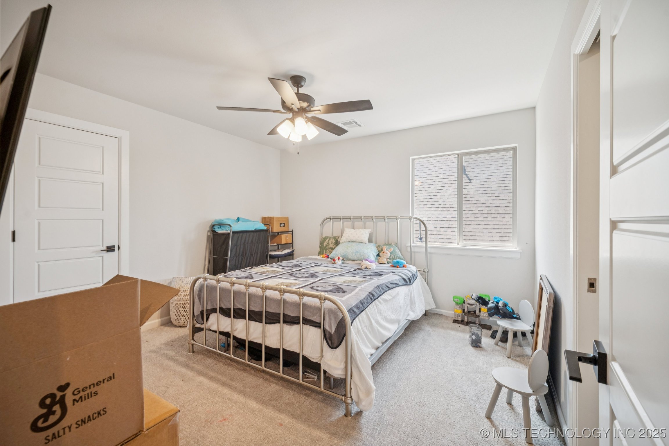 Broken Arrow, Oklahoma, 74011, United States, 5 Bedrooms Bedrooms, ,3 BathroomsBathrooms,Residential,For Sale,1898814