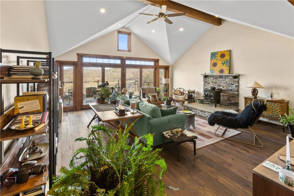 South Kortright, New York, 13842, United States, 3 Bedrooms Bedrooms, ,2 BathroomsBathrooms,Residential,For Sale,1986563