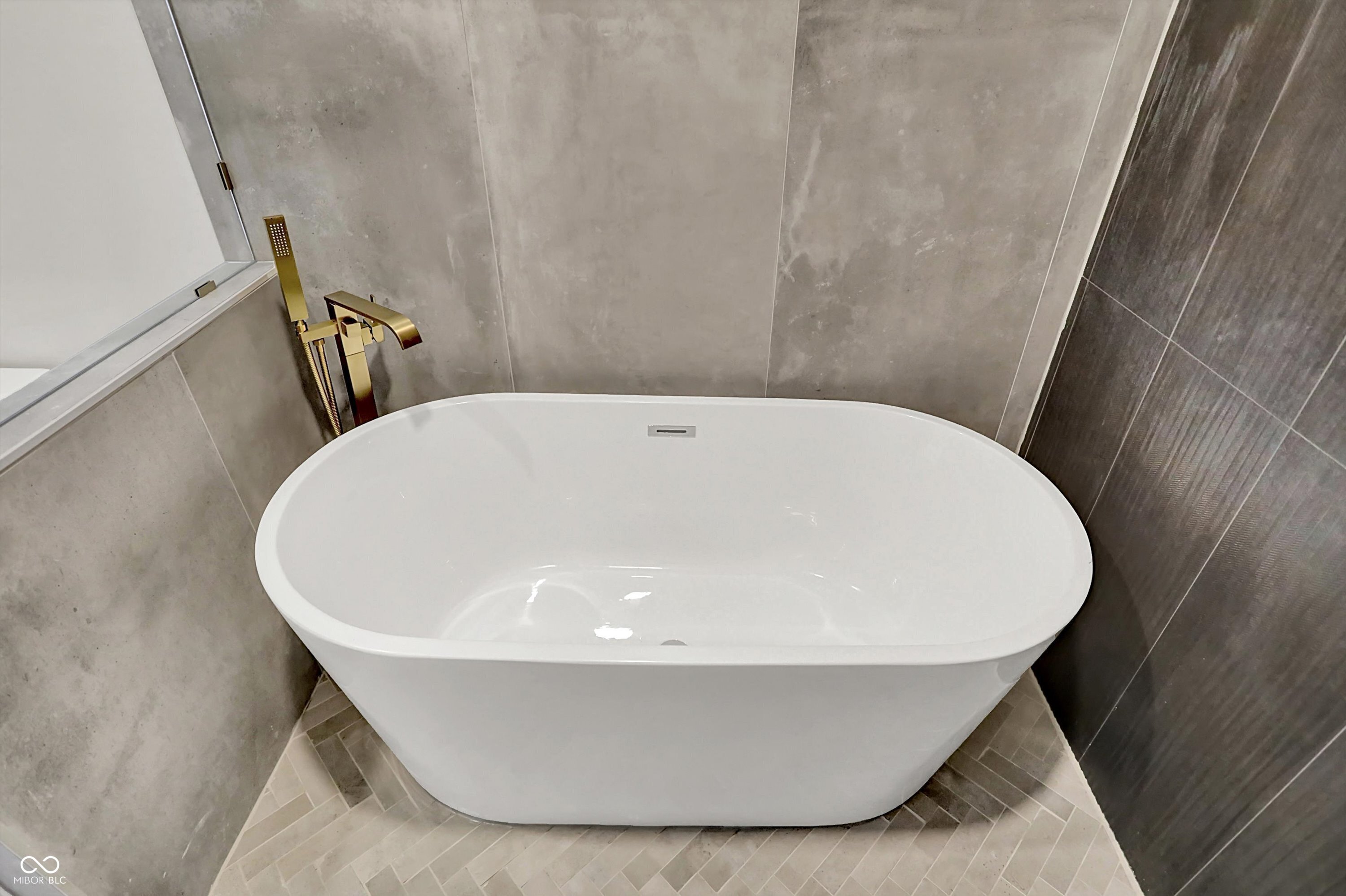 Indianapolis, Indiana, 46205, United States, 3 Bedrooms Bedrooms, ,3 BathroomsBathrooms,Residential,For Sale,1982816