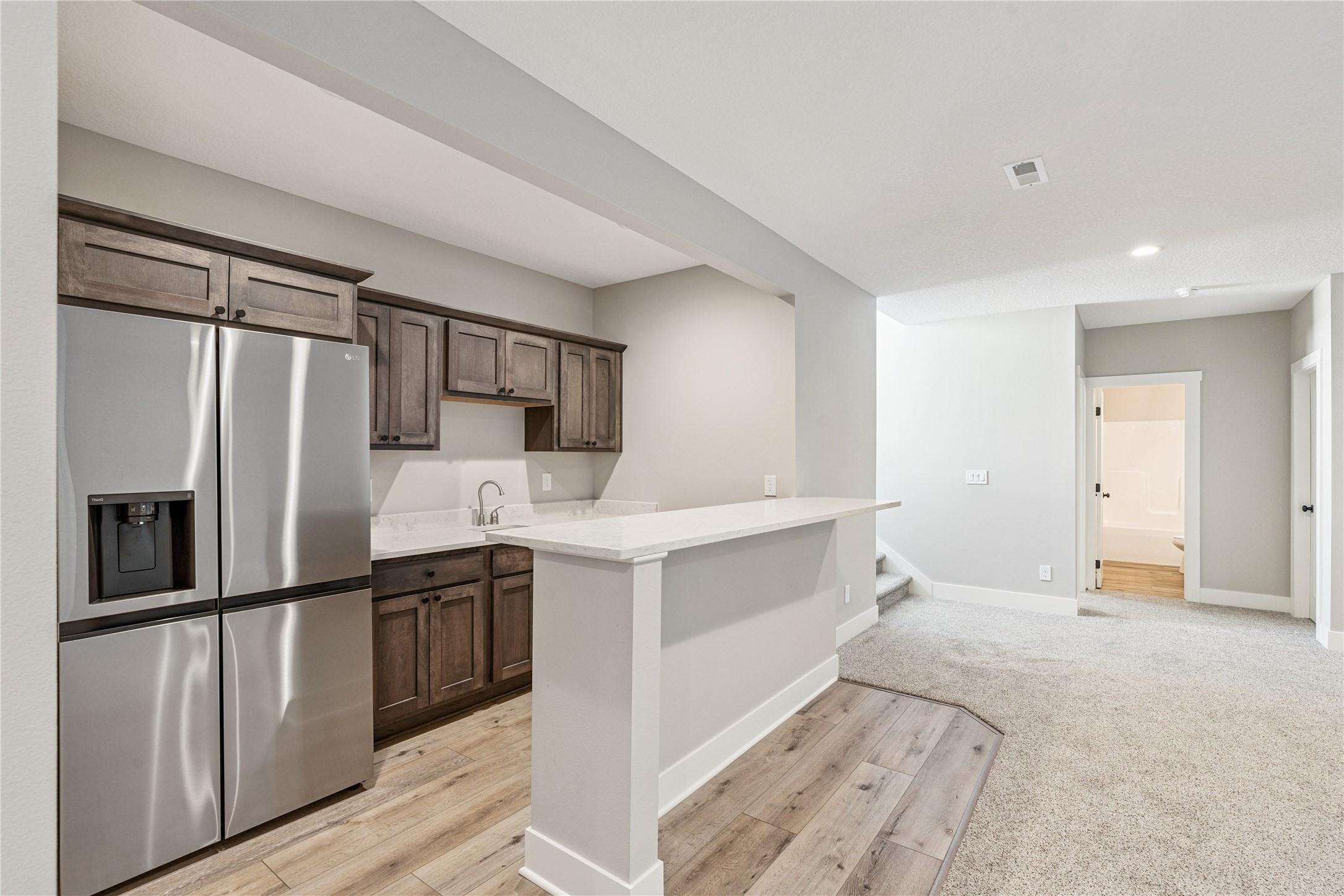 Urbandale, Iowa, 50323, United States, 5 Bedrooms Bedrooms, ,4 BathroomsBathrooms,Residential,For Sale,2005616