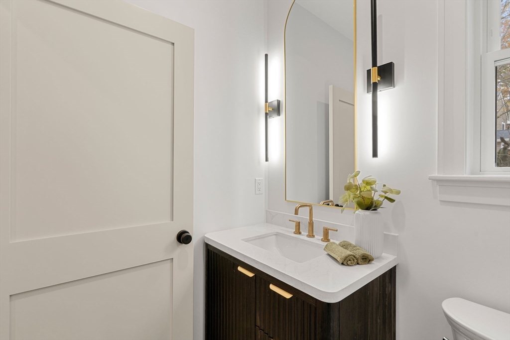 Reading, Massachusetts, 01867, United States, 4 Bedrooms Bedrooms, ,5 BathroomsBathrooms,Residential,For Sale,1988316