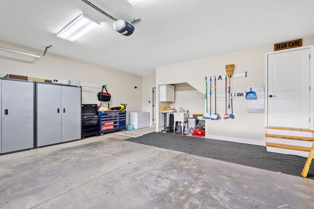 Sevierville, Tennessee, 37876, United States, 3 Bedrooms Bedrooms, ,2 BathroomsBathrooms,Residential,For Sale,2012111