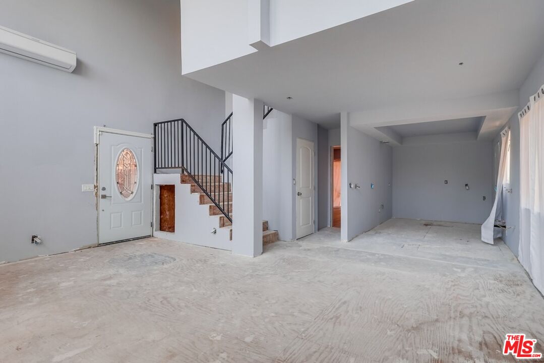 Los Angeles, California, 90046, United States, 3 Bedrooms Bedrooms, ,2 BathroomsBathrooms,Residential,For Sale,1908344