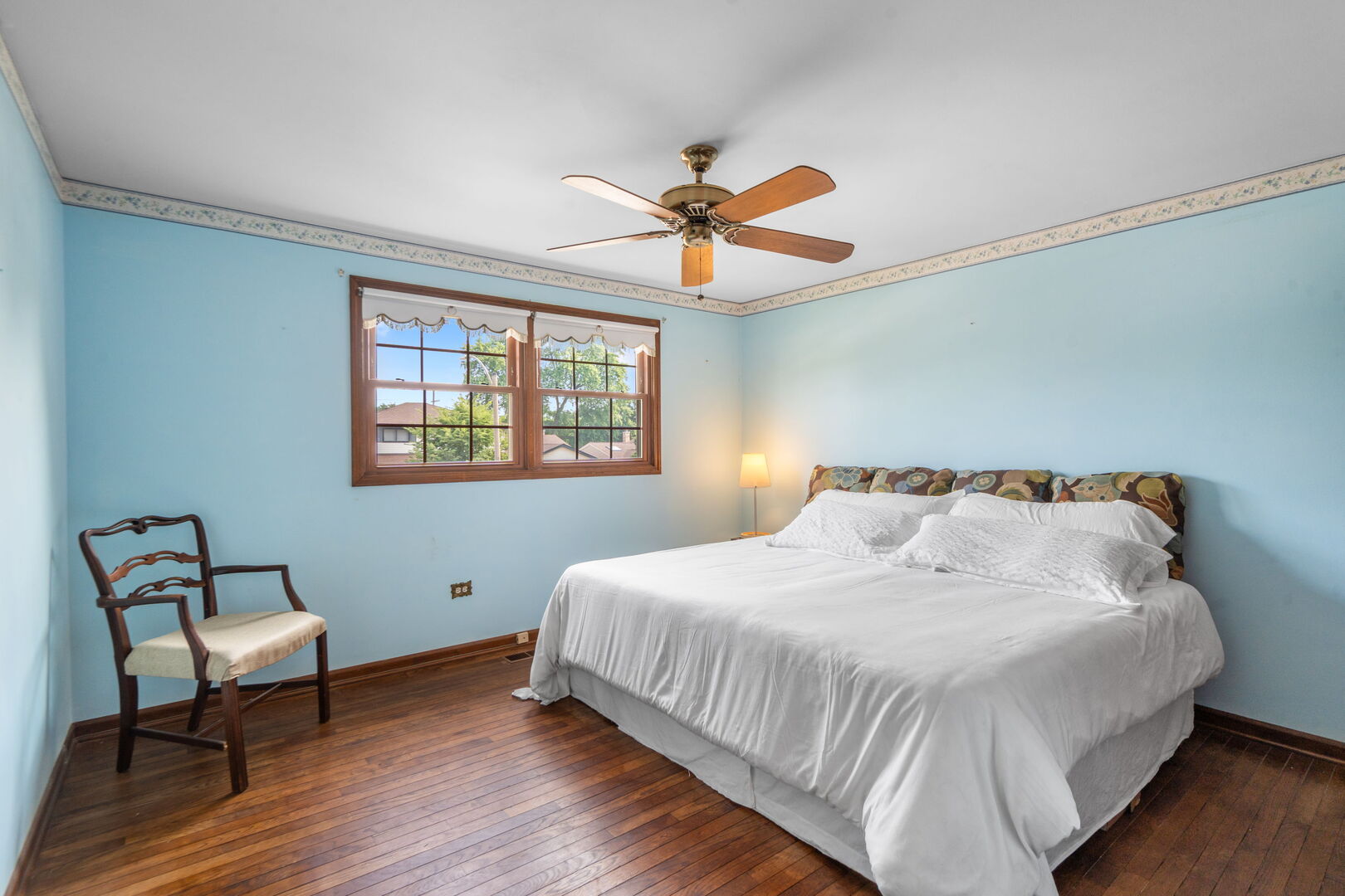 Arlington Heights, Illinois, 60004, United States, 3 Bedrooms Bedrooms, ,3 BathroomsBathrooms,Residential,For Sale,1939411