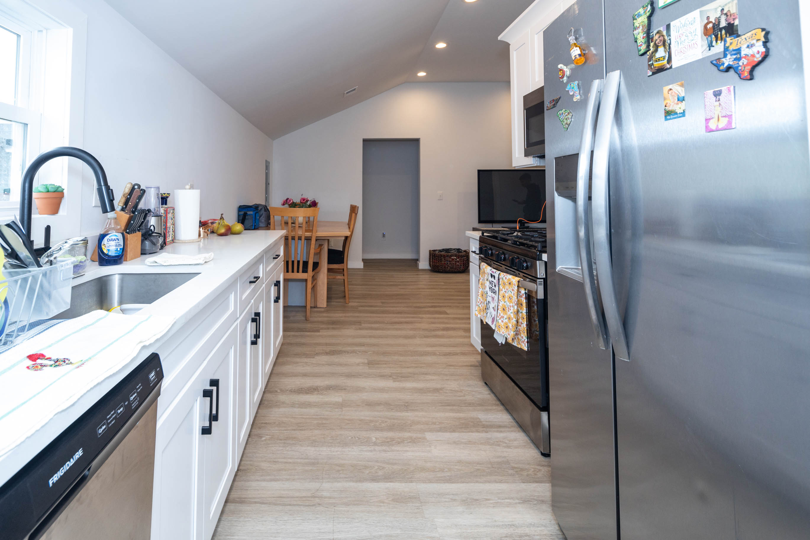 Fords, New Jersey, 08863, United States, 5 Bedrooms Bedrooms, ,2 BathroomsBathrooms,Residential,For Sale,2005682