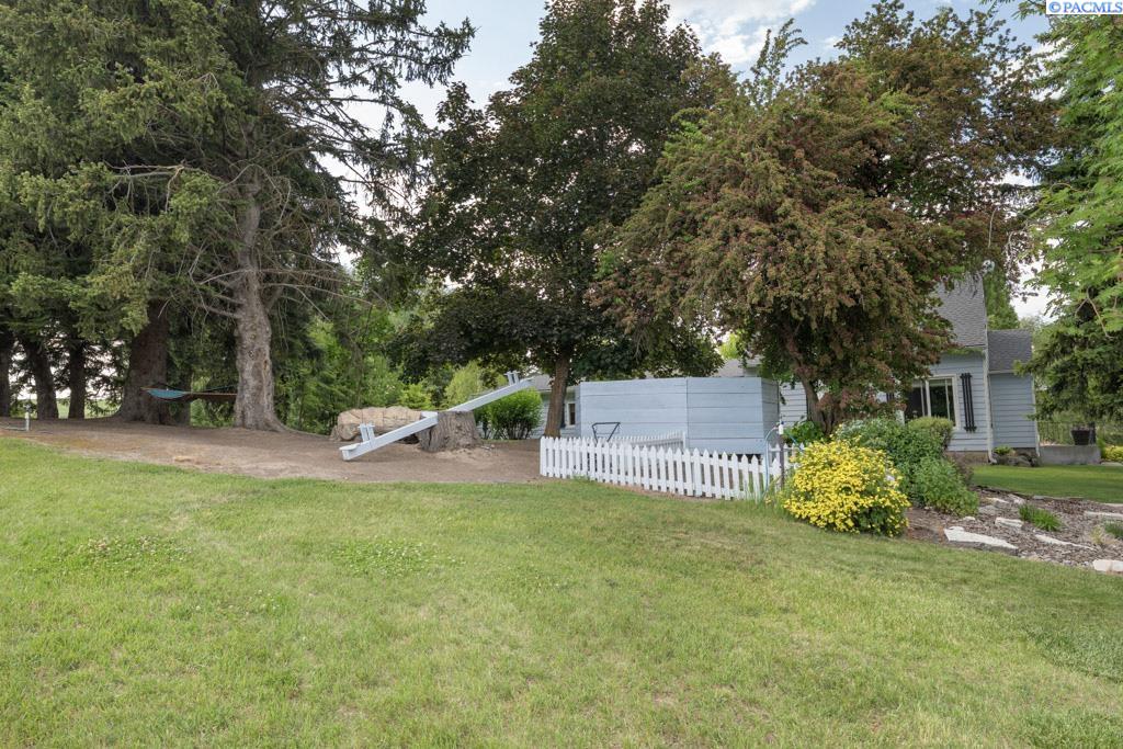 Tekoa, Washington, 99033, United States, 4 Bedrooms Bedrooms, ,2 BathroomsBathrooms,Residential,For Sale,1847399