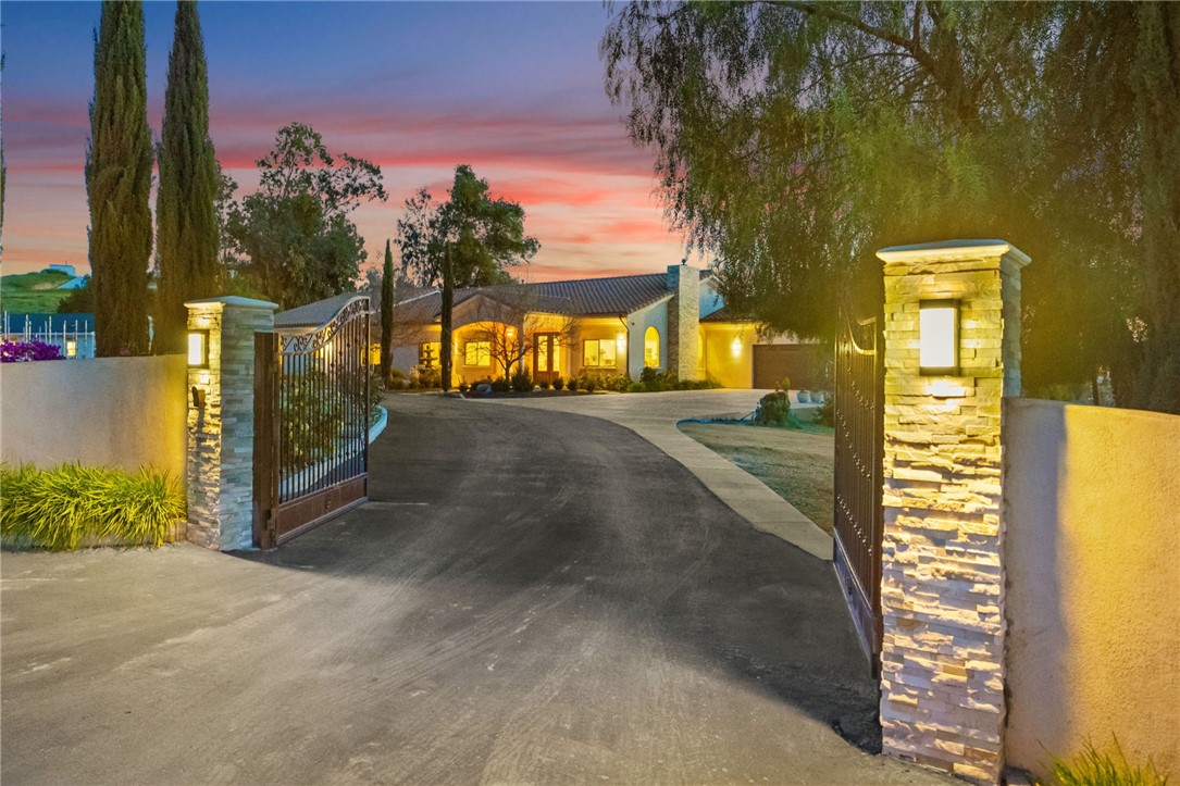 Temecula, California, 92592, United States, 5 Bedrooms Bedrooms, ,4 BathroomsBathrooms,Residential,For Sale,2021827